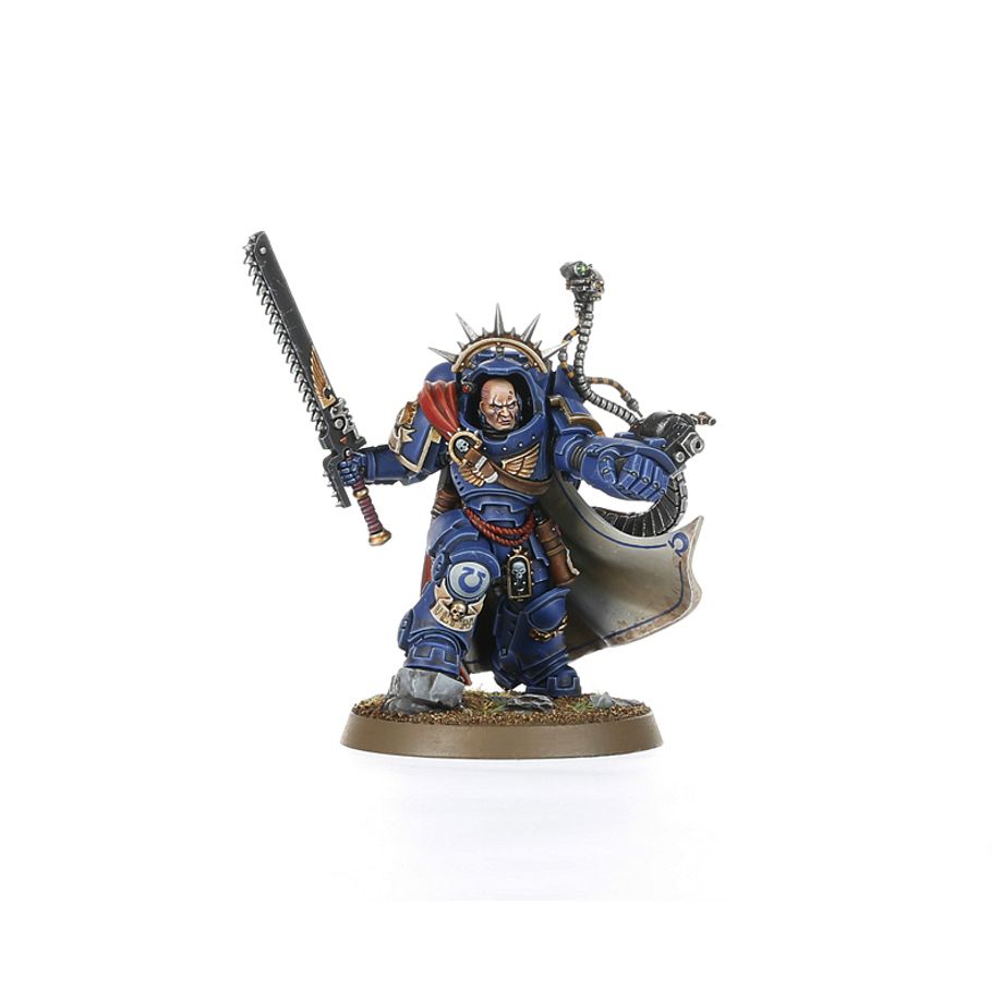 SPACE MARINES CAPTAIN IN GRAVIS ARMOUR