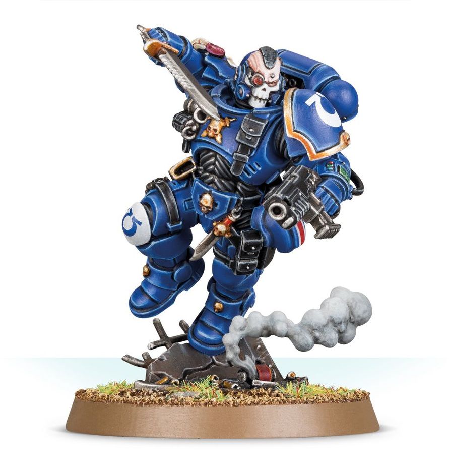 Space Marines: Primaris Lieutenant in Reviver Armour